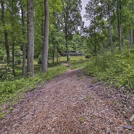 Enchanting Bryson City Cottage With Mtn Views! Exterior photo