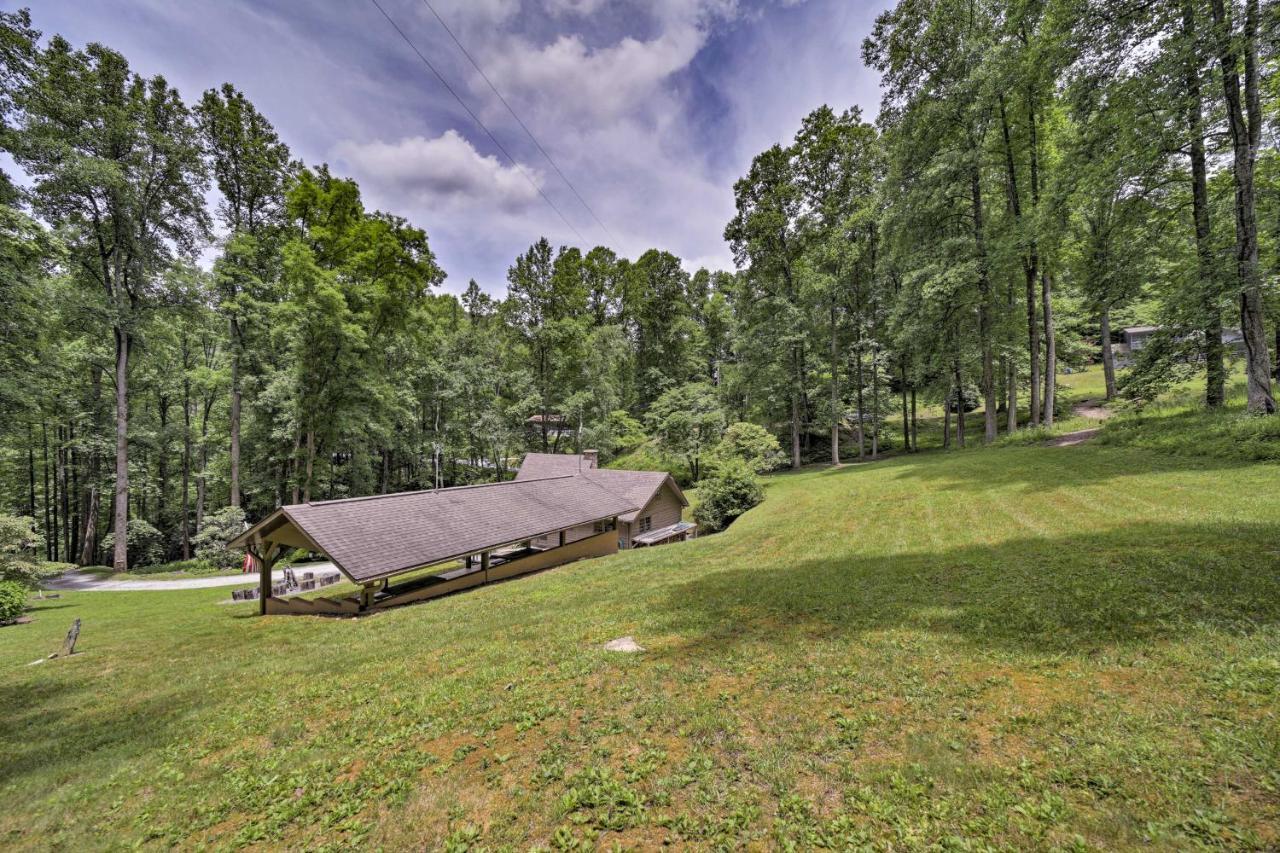 Enchanting Bryson City Cottage With Mtn Views! Exterior photo